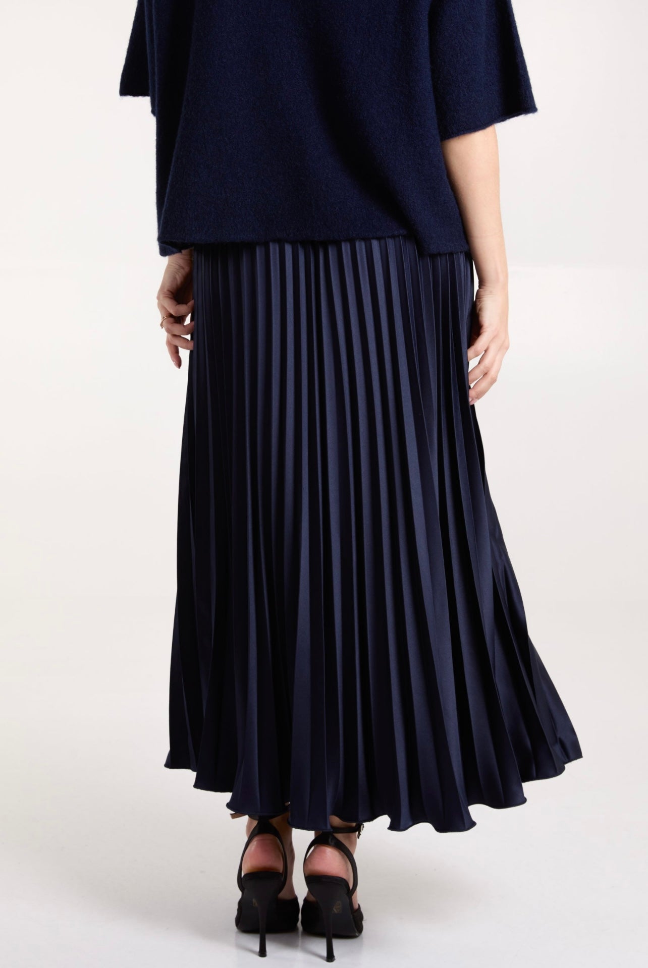 The Pleated Skirt , navy